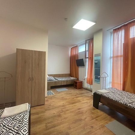 Alom Vendeghaz Hotel Dunaújváros Екстериор снимка