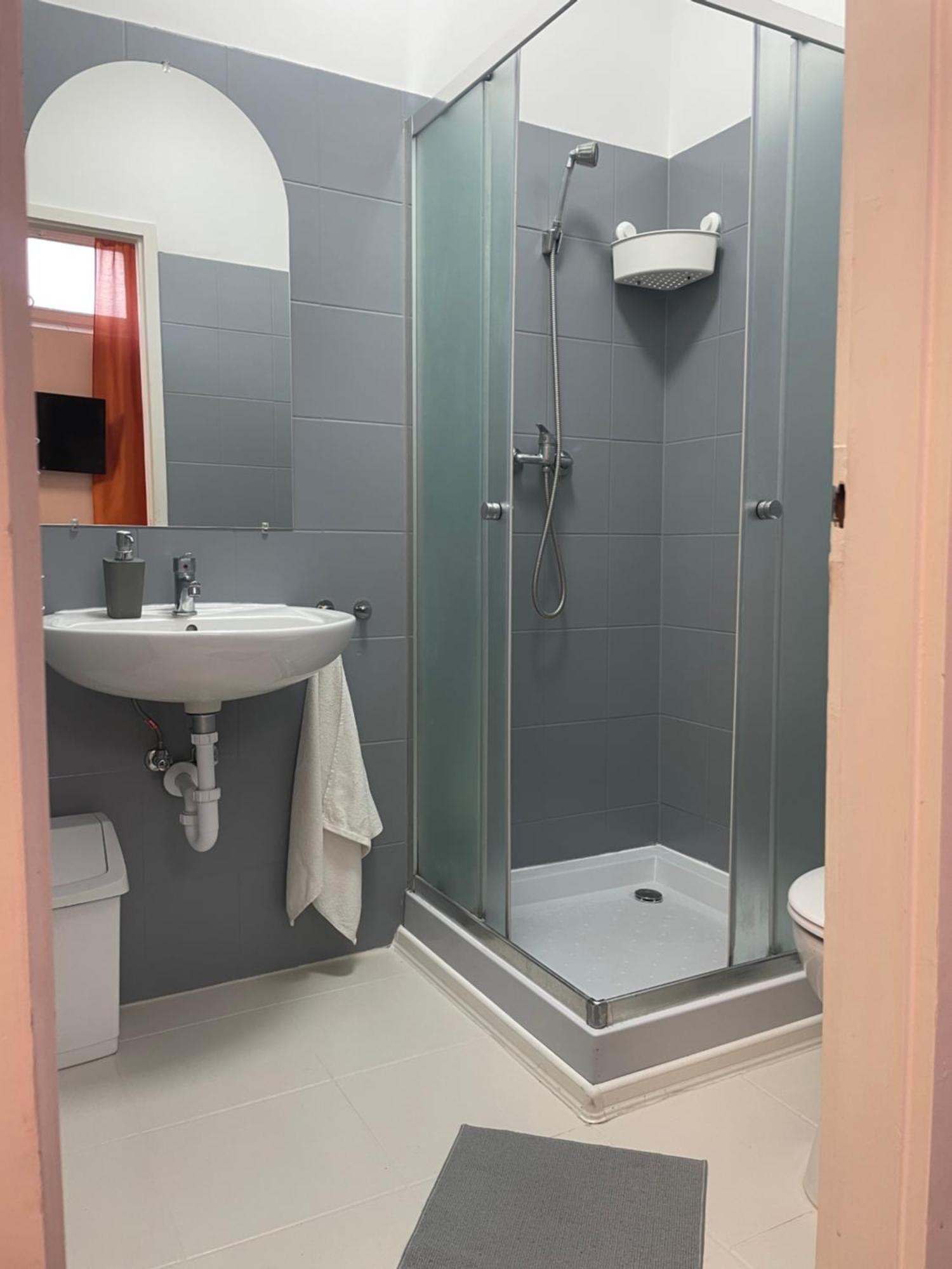 Alom Vendeghaz Hotel Dunaújváros Екстериор снимка
