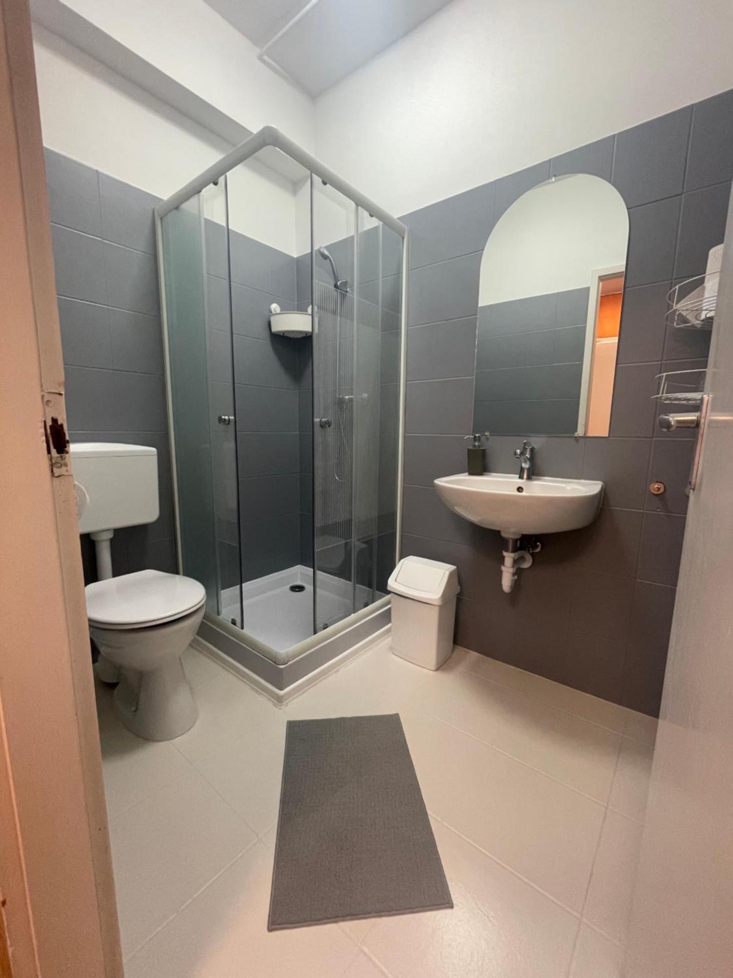 Alom Vendeghaz Hotel Dunaújváros Екстериор снимка