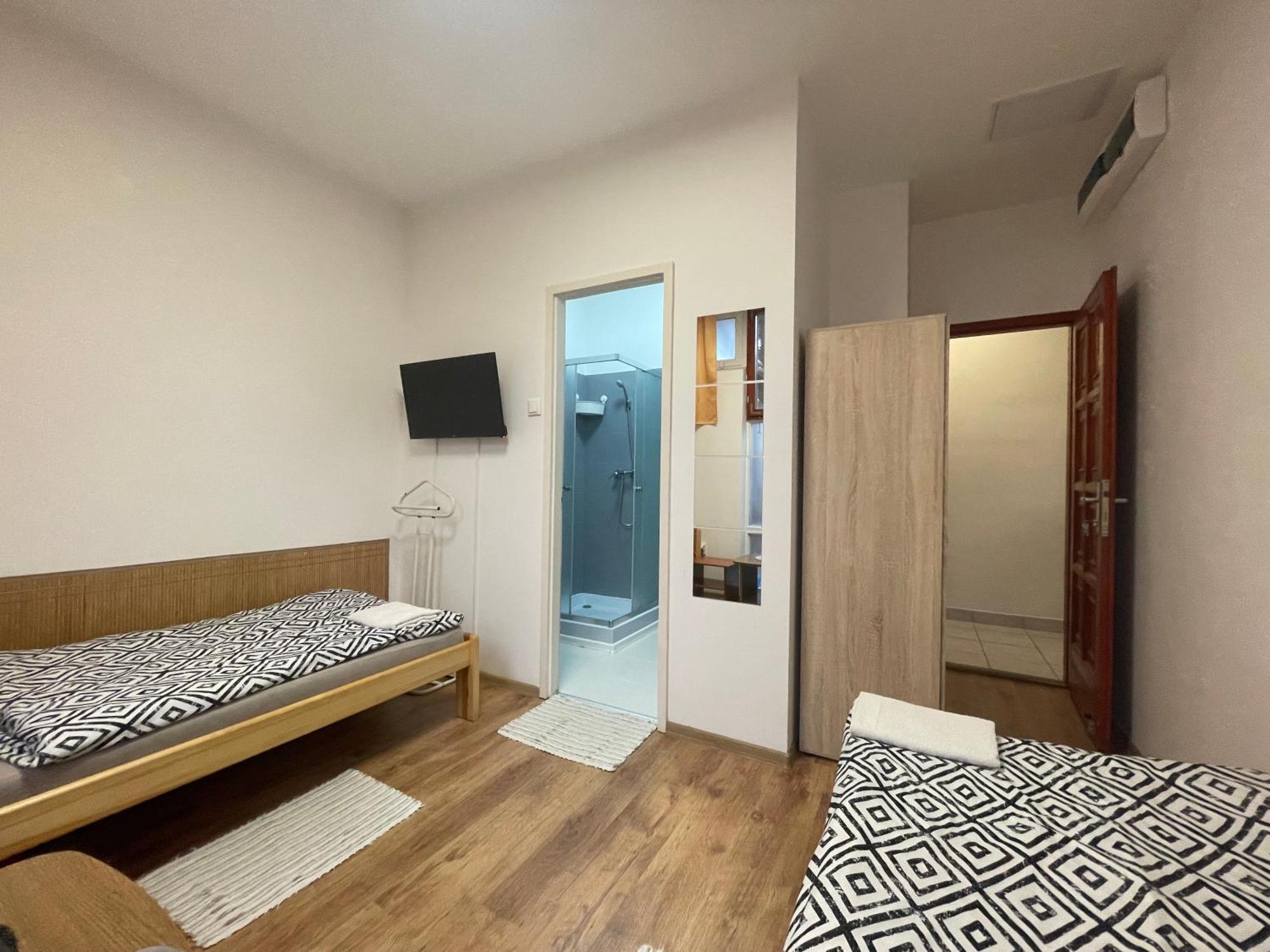 Alom Vendeghaz Hotel Dunaújváros Екстериор снимка