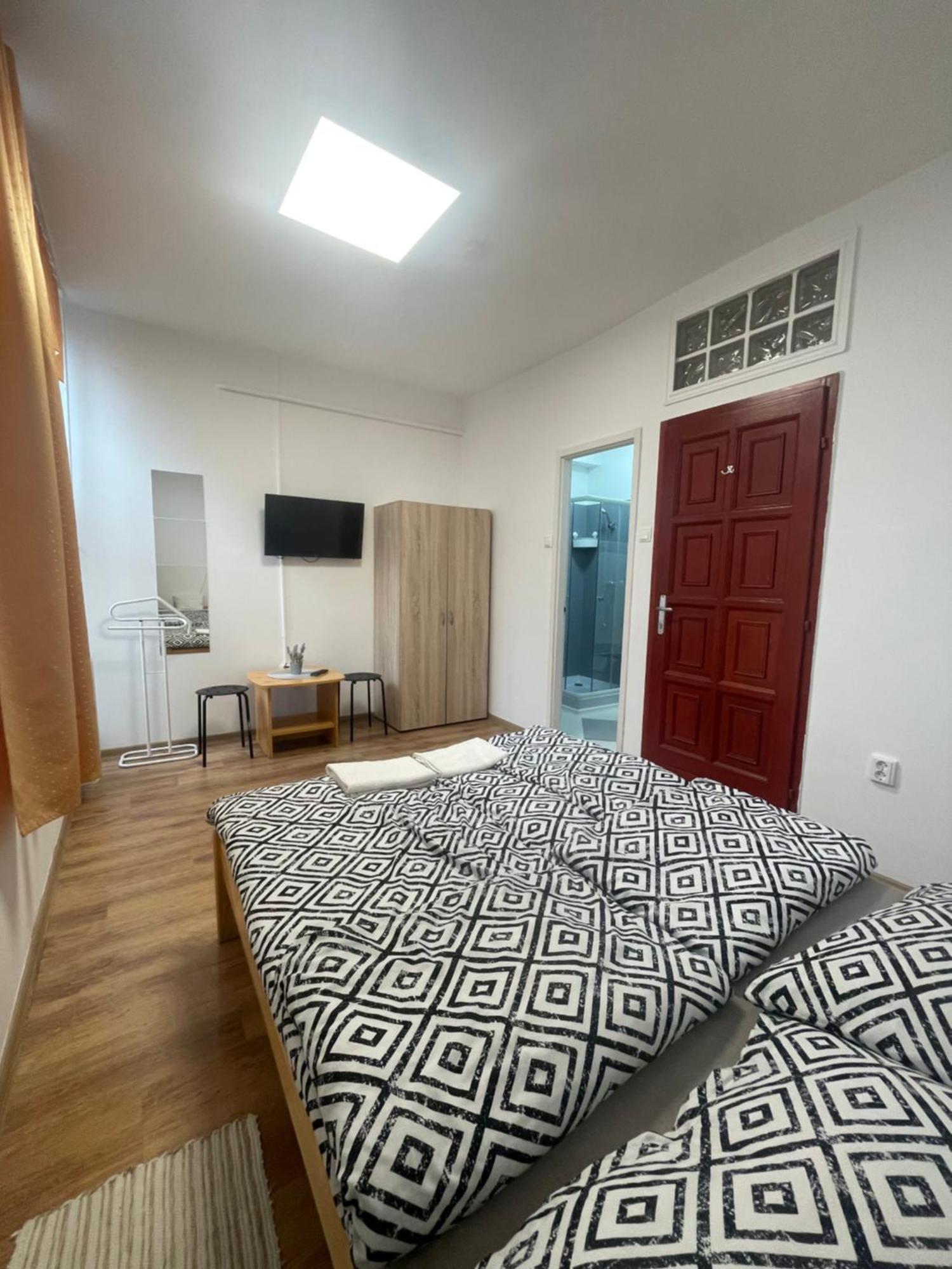 Alom Vendeghaz Hotel Dunaújváros Екстериор снимка