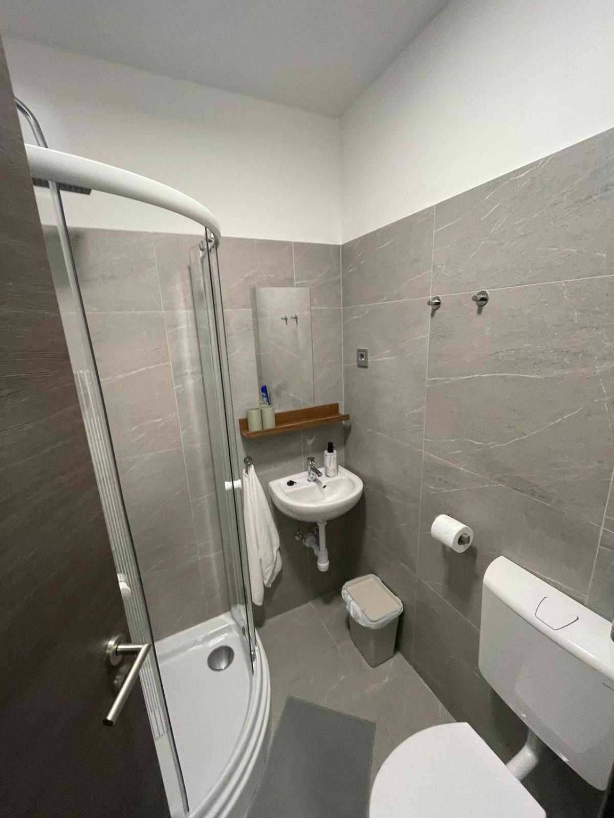 Alom Vendeghaz Hotel Dunaújváros Екстериор снимка